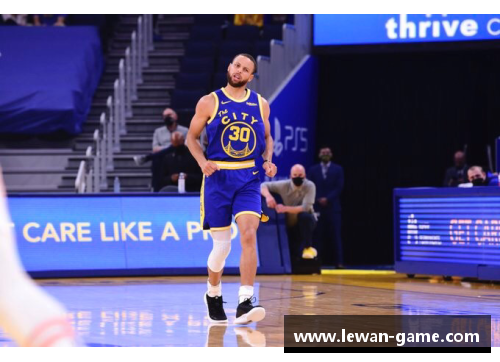 库里成为首位30岁以下达成4500三分球壁垒的球员 - 副本